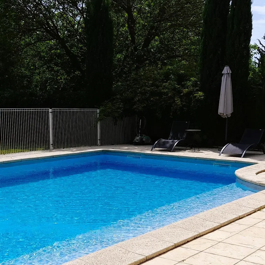 Le Mas Des Vergers Salon-de-Provence 3*,  France
